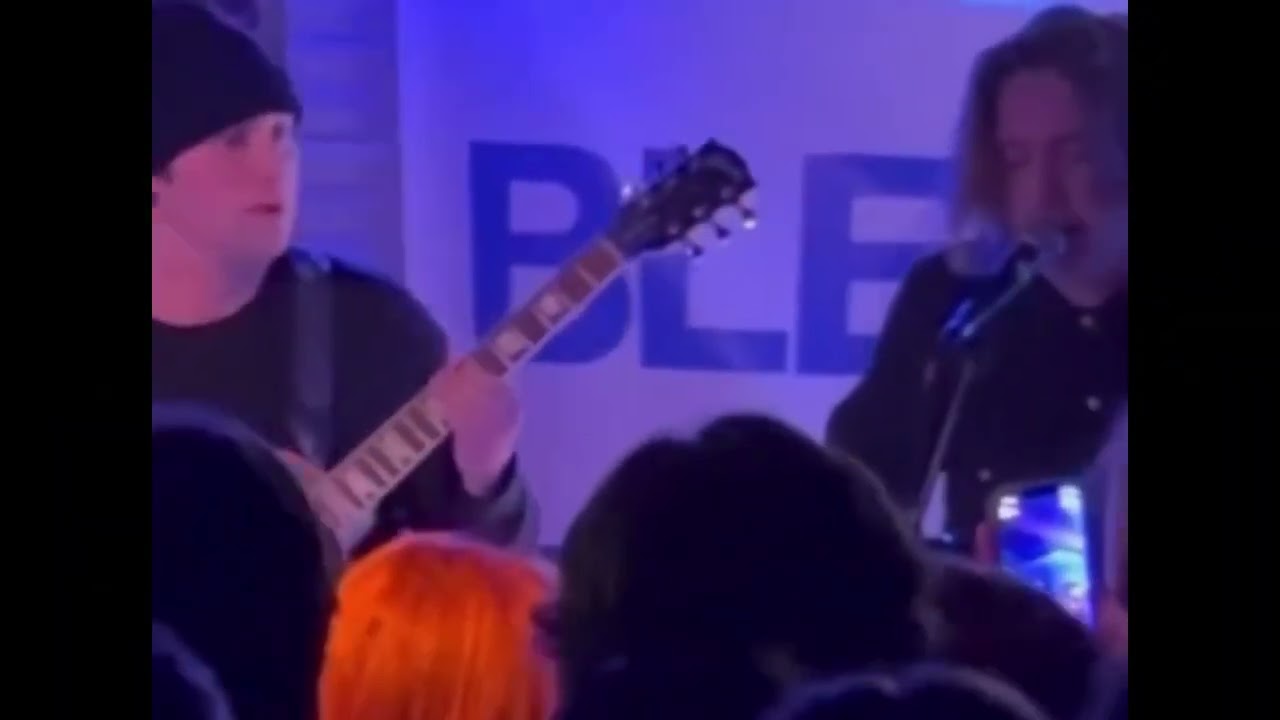 Bleu Grave live